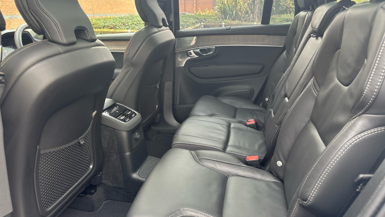 Volvo XC90 2.0 T8 PHEV Ultra Dark 5dr AWD Geartronic Estate